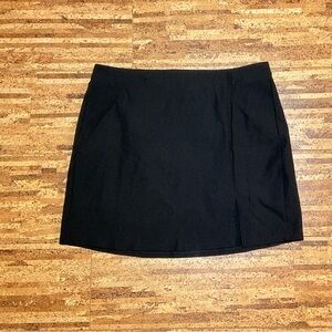 Classic Black Women's Mini Skirt - Unbranded